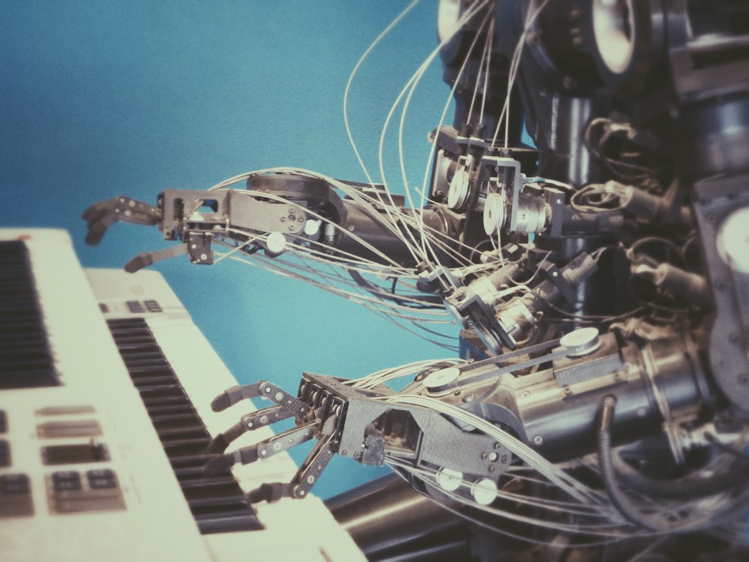 Robô tocando piano